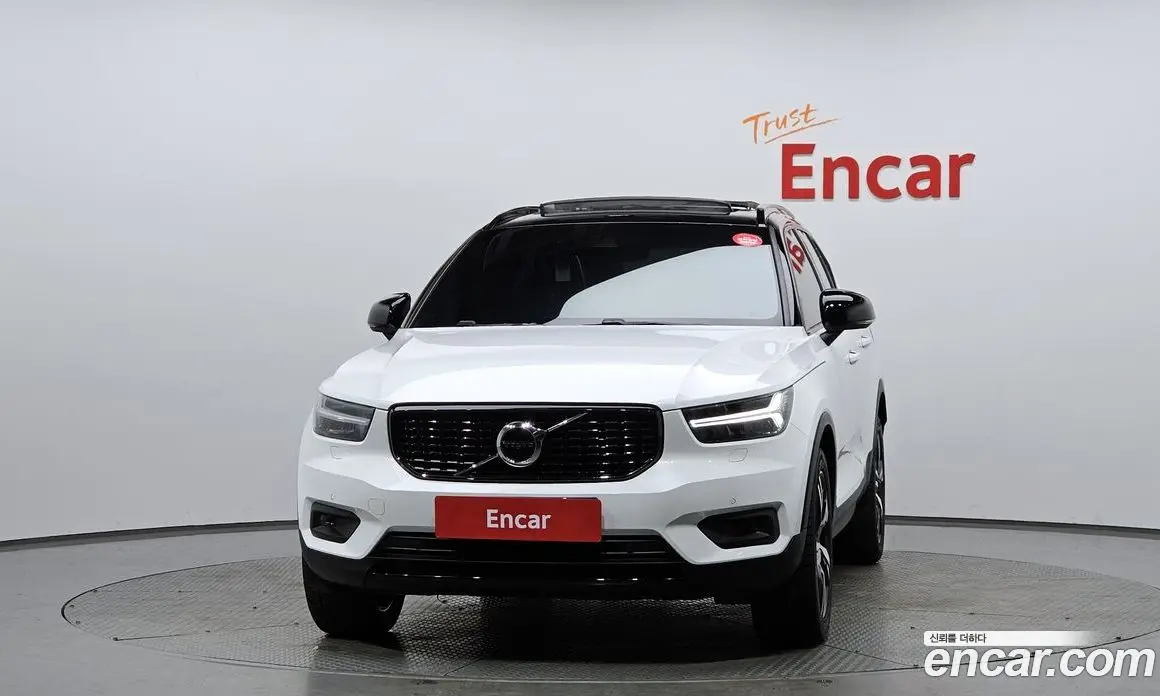 Volvo XC40 2020 2.0 автомат (гидро), фото 3 Volvo XC40 2020 2.0 автомат (гидро), фото 3