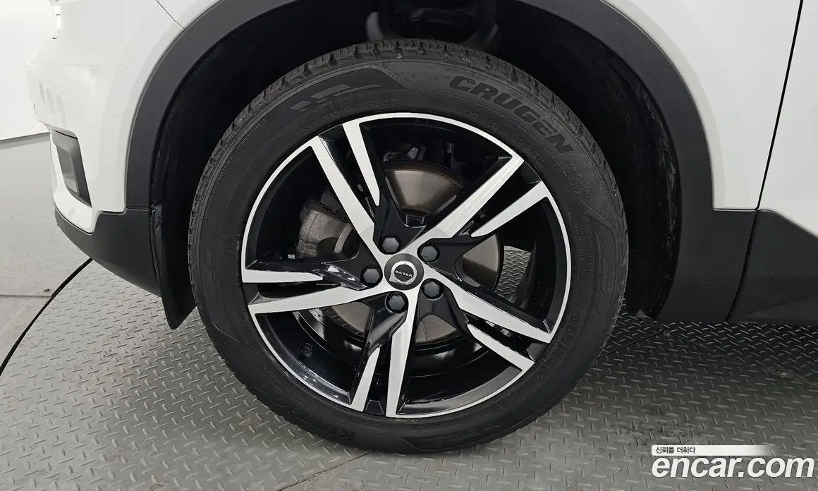 Volvo XC40 2020 2.0 автомат (гидро), фото 5 Volvo XC40 2020 2.0 автомат (гидро), фото 5