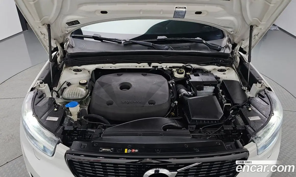 Volvo XC40 2020 2.0 автомат (гидро), фото 6 Volvo XC40 2020 2.0 автомат (гидро), фото 6