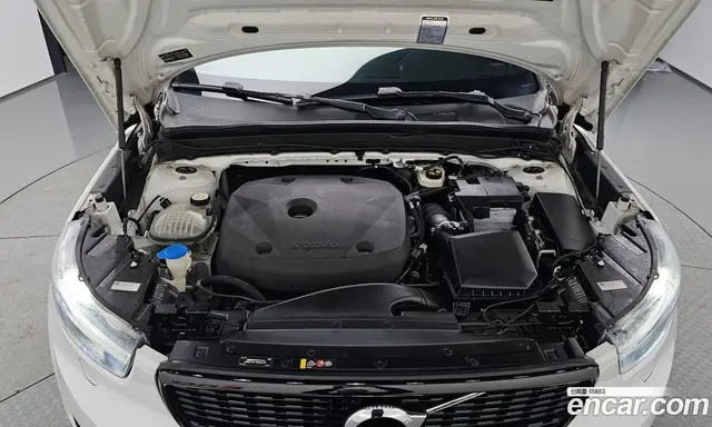 Volvo XC40 2020 2.0 автомат (гидро), миниатюра 6 Volvo XC40 2020 2.0 автомат (гидро), миниатюра 6