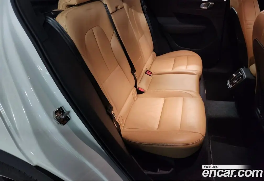 Volvo XC40 2020 2.0 автомат (гидро), фото 17