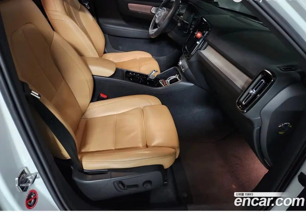 Volvo XC40 2020 2.0 автомат (гидро), фото 18