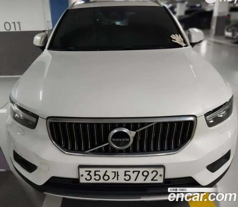 Volvo XC40 2020 2.0 автомат (гидро), фото 3