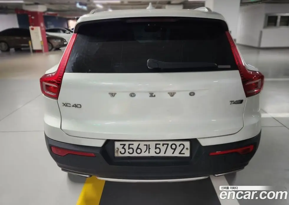 Volvo XC40 2020 2.0 автомат (гидро), фото 4