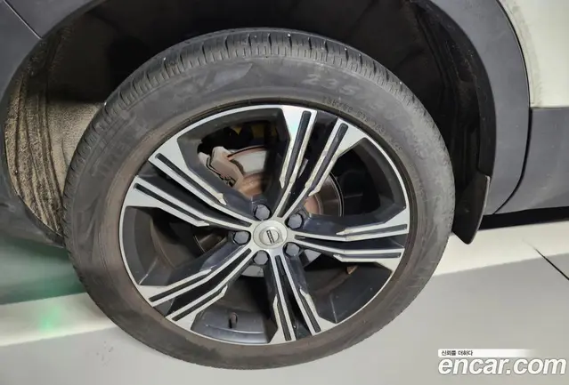 Volvo XC40 2020 2.0 автомат (гидро), миниатюра 5