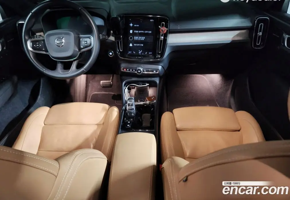 Volvo XC40 2020 2.0 автомат (гидро), фото 7