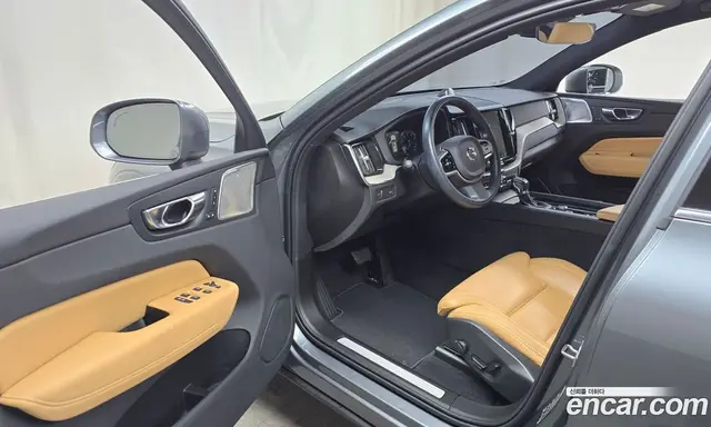 Volvo XC60 2020 2.0 автомат (гидро), миниатюра 10 Volvo XC60 2020 2.0 автомат (гидро), миниатюра 10
