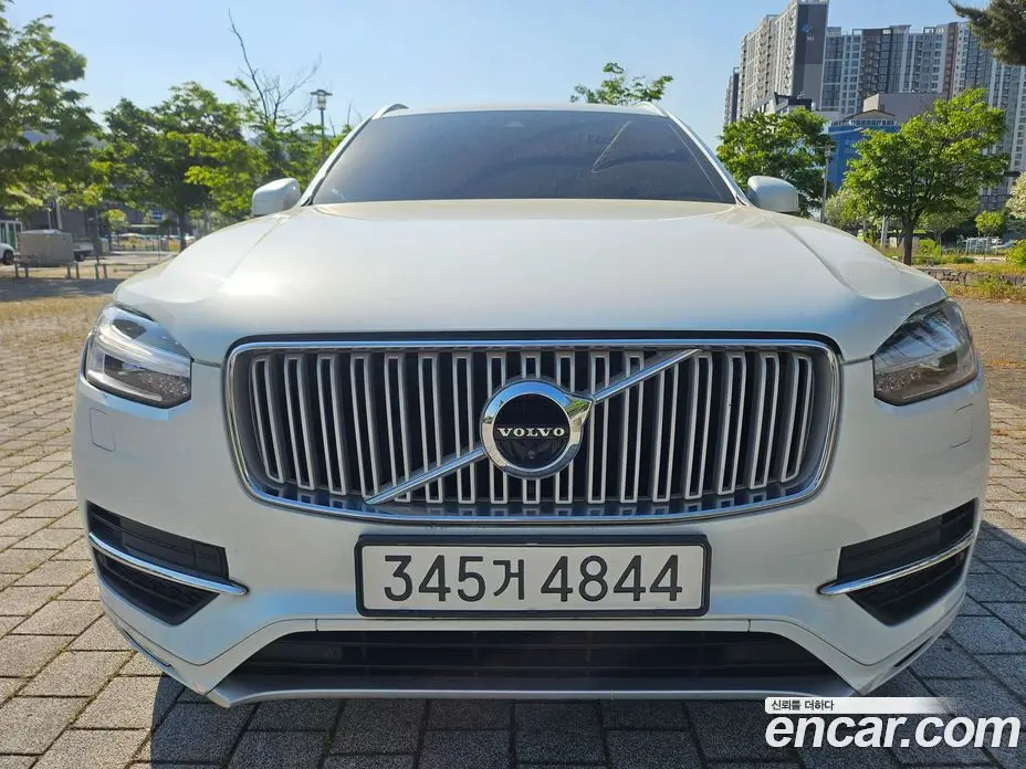 Volvo XC90 2018 2.0 автомат (гидро), фото 1 Volvo XC90 2018 2.0 автомат (гидро), фото 1