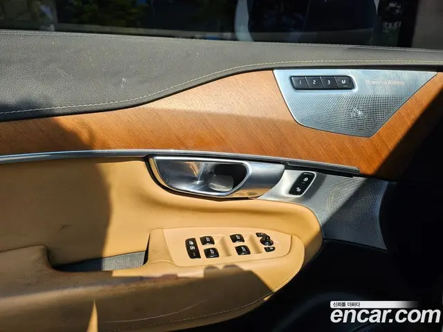 Volvo XC90 2018 2.0 автомат (гидро), миниатюра 12
