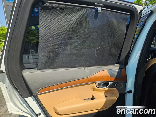 Volvo XC90 2018 2.0 автомат (гидро), миниатюра 10 Volvo XC90 2018 2.0 автомат (гидро), миниатюра 10