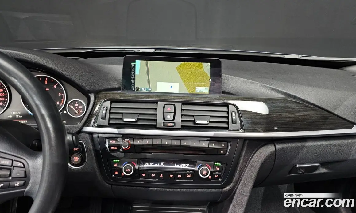 BMW 3 серия 2016 2.0 автомат (гидро), фото 14