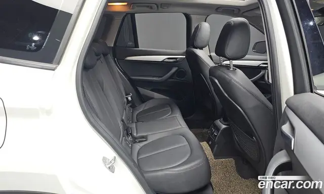 BMW X1 2016 2.0 автомат (гидро), миниатюра 11