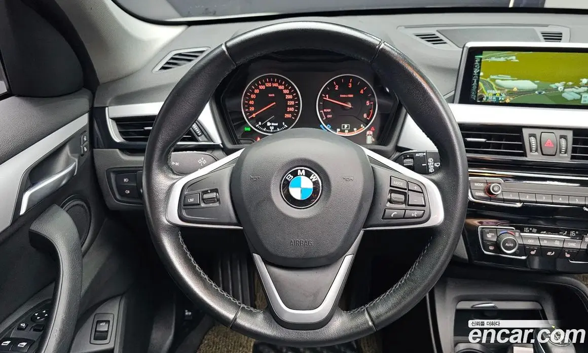 BMW X1 2016 2.0 автомат (гидро), фото 12
