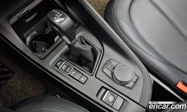 BMW X1 2016 2.0 автомат (гидро), миниатюра 9