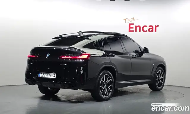 BMW X4 2024 2.0 автомат (гидро), миниатюра 2