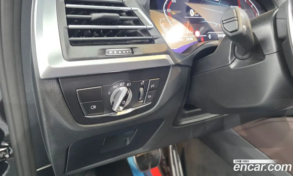 BMW X4 2024 2.0 автомат (гидро), фото 15