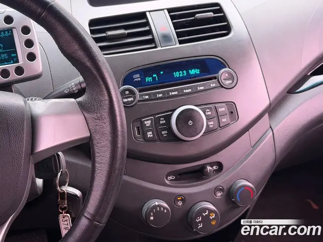 Chevrolet Spark 2012 1.0 автомат (гидро), миниатюра 12