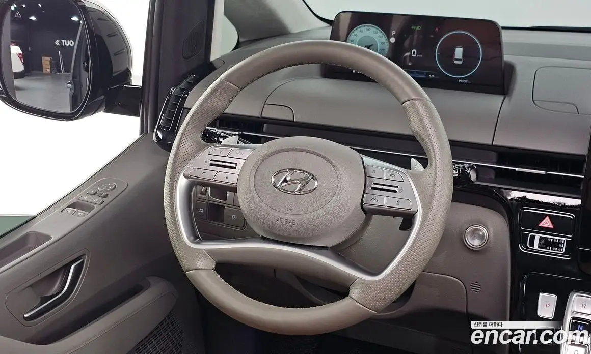 Hyundai Staria 2024 2.2 автомат (гидро), фото 13