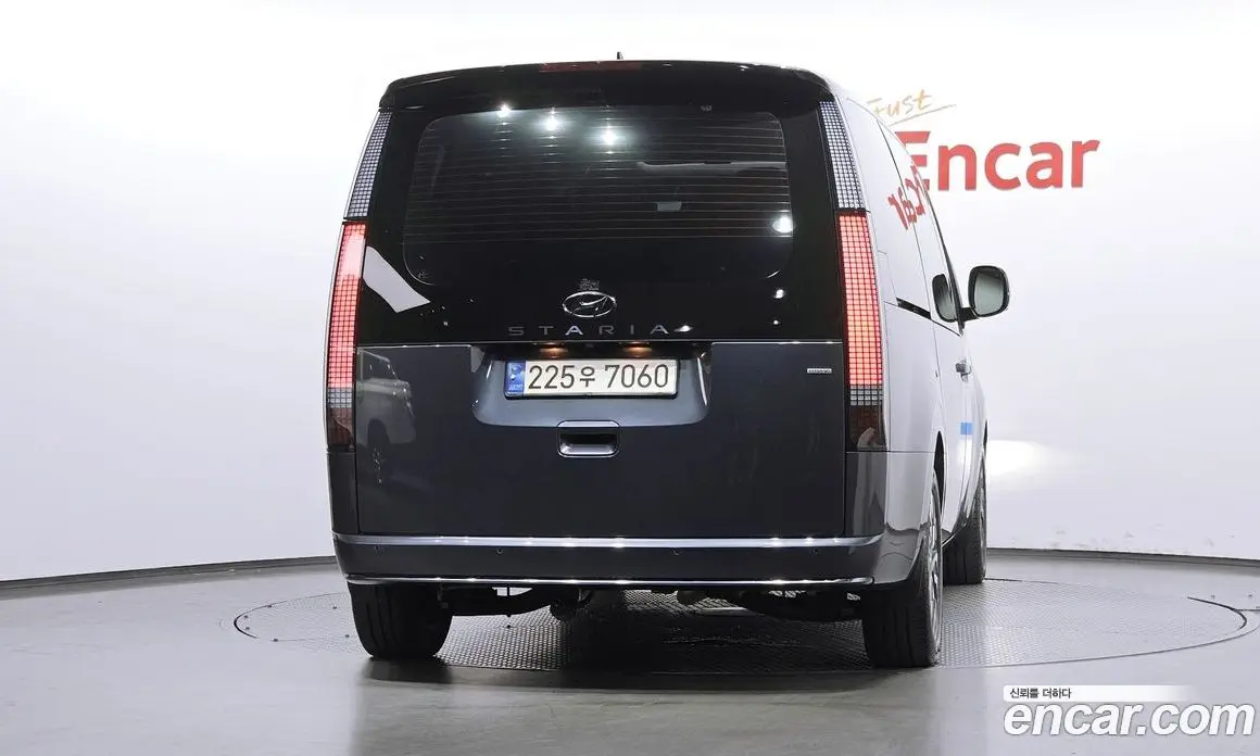 Hyundai Staria 2024 2.2 автомат (гидро), фото 4