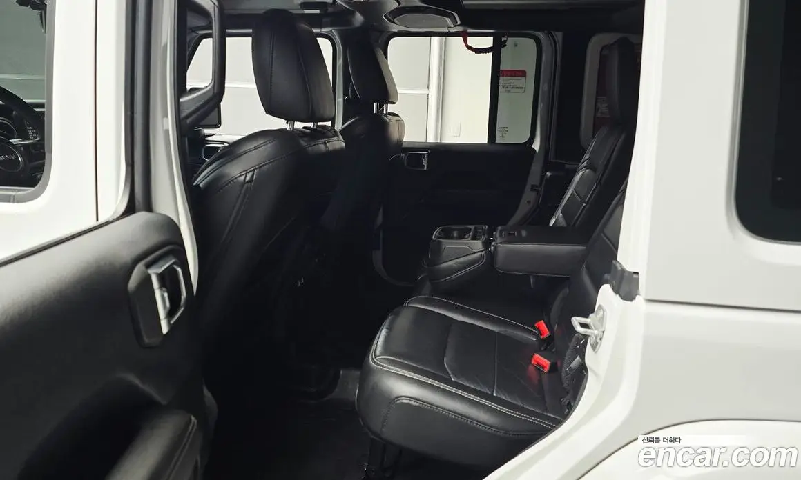 Jeep Wrangler 2018 2.0 автомат (гидро), фото 17 Jeep Wrangler 2018 2.0 автомат (гидро), фото 17