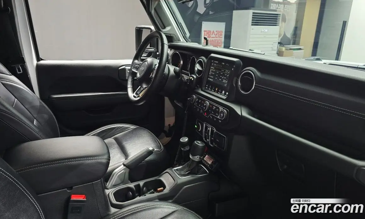 Jeep Wrangler 2018 2.0 автомат (гидро), фото 18 Jeep Wrangler 2018 2.0 автомат (гидро), фото 18
