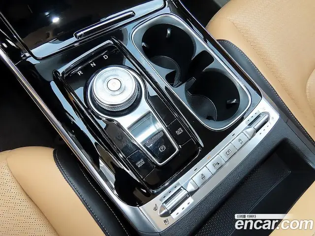 Kia Carnival 2020 2.2 автомат (гидро), миниатюра 11