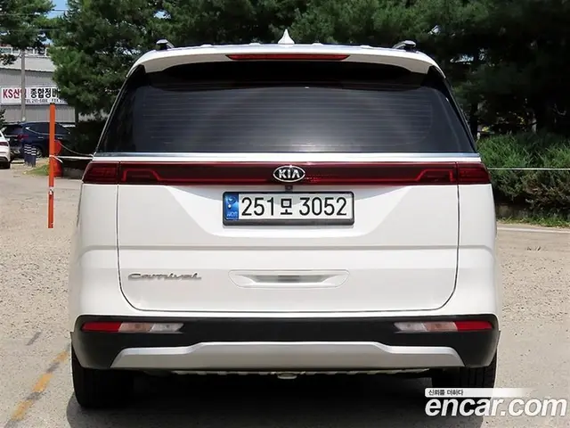 Kia Carnival 2020 2.2 автомат (гидро), миниатюра 4