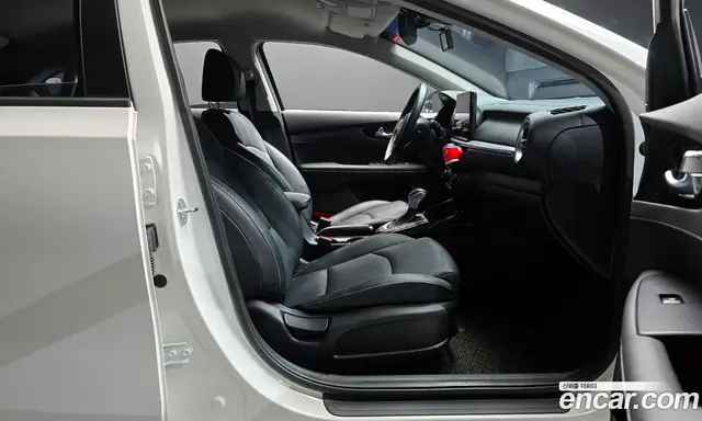 Kia K3 2023 1.6 автомат (гидро), миниатюра 10