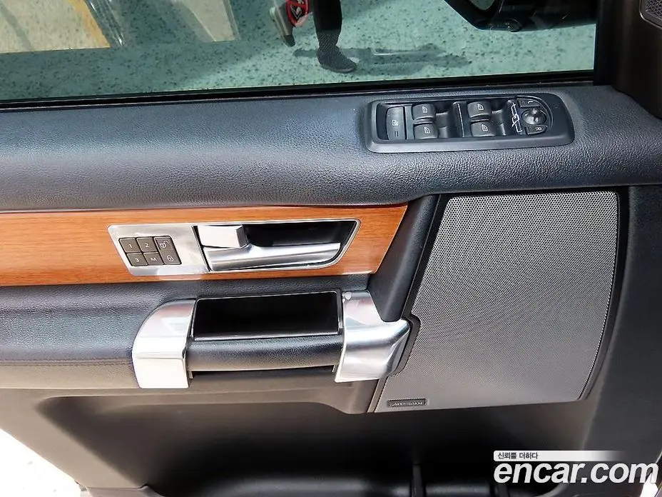 Land Rover Discovery 2014 3.0 автомат (гидро), фото 13