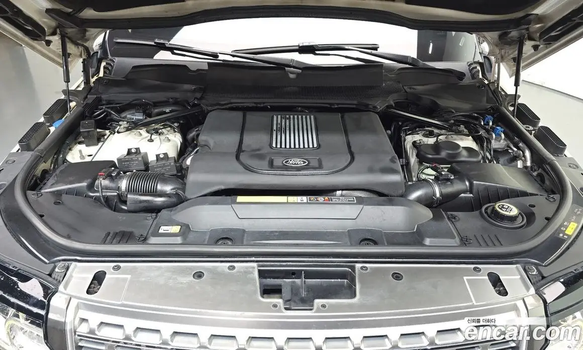 Land Rover Range Rover 2017 4.4 автомат (гидро), фото 6