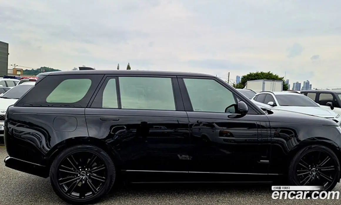 Land Rover Range Rover 2022 4.4 автомат (гидро), фото 18 Land Rover Range Rover 2022 4.4 автомат (гидро), фото 18