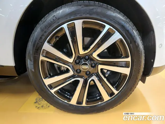 Land Rover Range Rover 2023 3.0 автомат (гидро), миниатюра 5 Land Rover Range Rover 2023 3.0 автомат (гидро), миниатюра 5