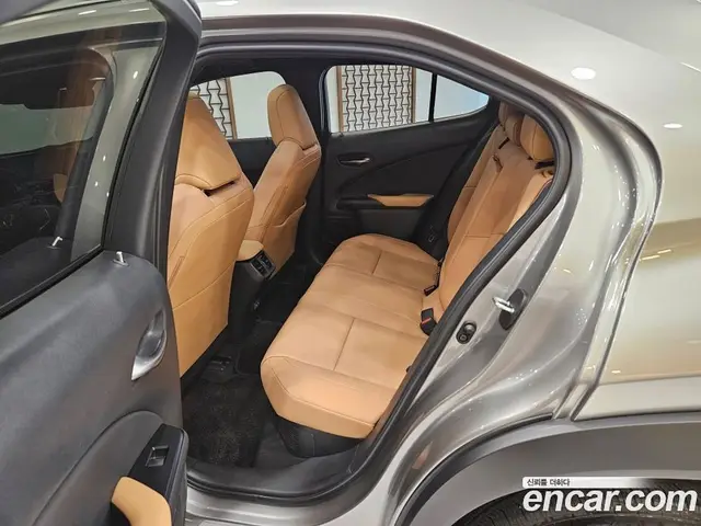 Lexus UX 2025 2.0 автомат (вариатор), миниатюра 12