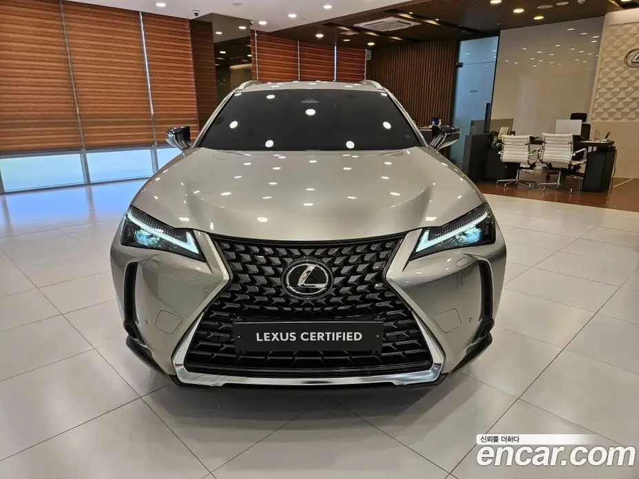 Lexus UX 2025 2.0 автомат (вариатор), фото 3 Lexus UX 2025 2.0 автомат (вариатор), фото 3