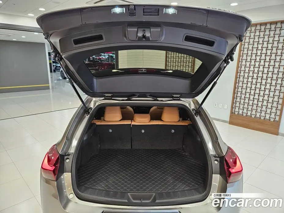 Lexus UX 2025 2.0 автомат (вариатор), фото 6 Lexus UX 2025 2.0 автомат (вариатор), фото 6