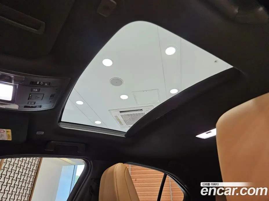 Lexus UX 2025 2.0 автомат (вариатор), фото 7 Lexus UX 2025 2.0 автомат (вариатор), фото 7