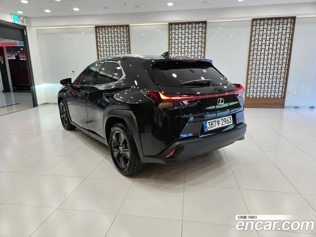 Lexus UX 2026 2.0 автомат (вариатор), миниатюра 2