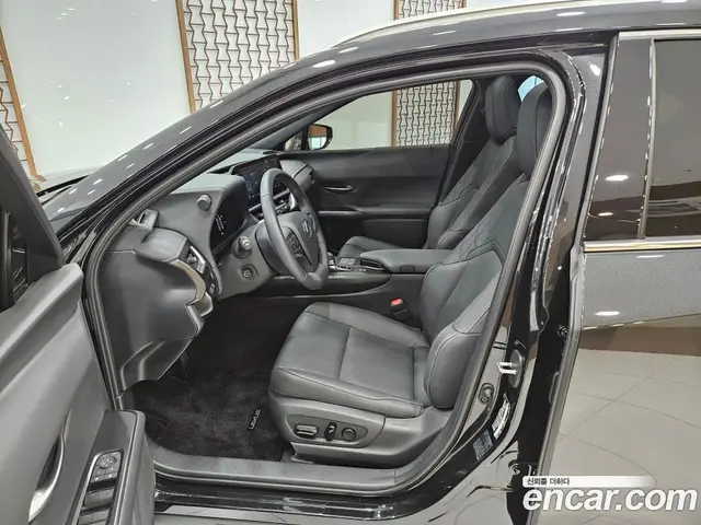 Lexus UX 2026 2.0 автомат (вариатор), миниатюра 12