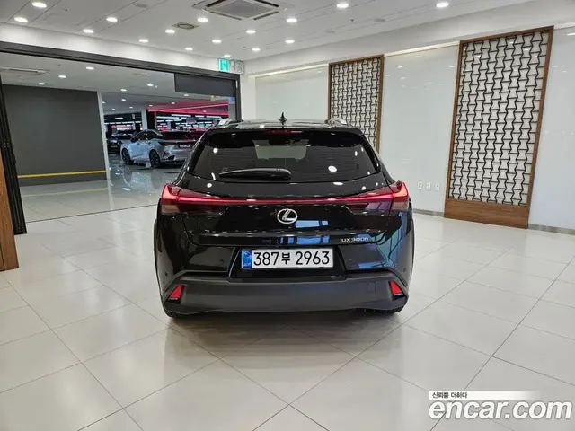 Lexus UX 2026 2.0 автомат (вариатор), миниатюра 4