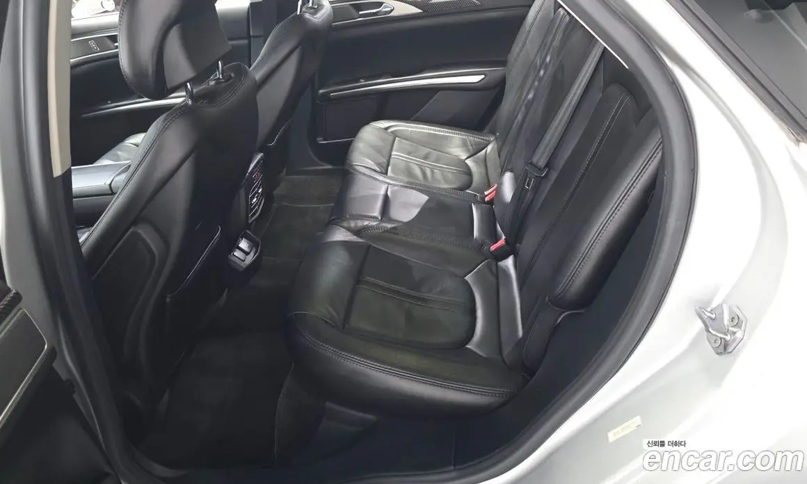 Lincoln MKZ 2016 2.0 автомат (гидро), фото 11 Lincoln MKZ 2016 2.0 автомат (гидро), фото 11