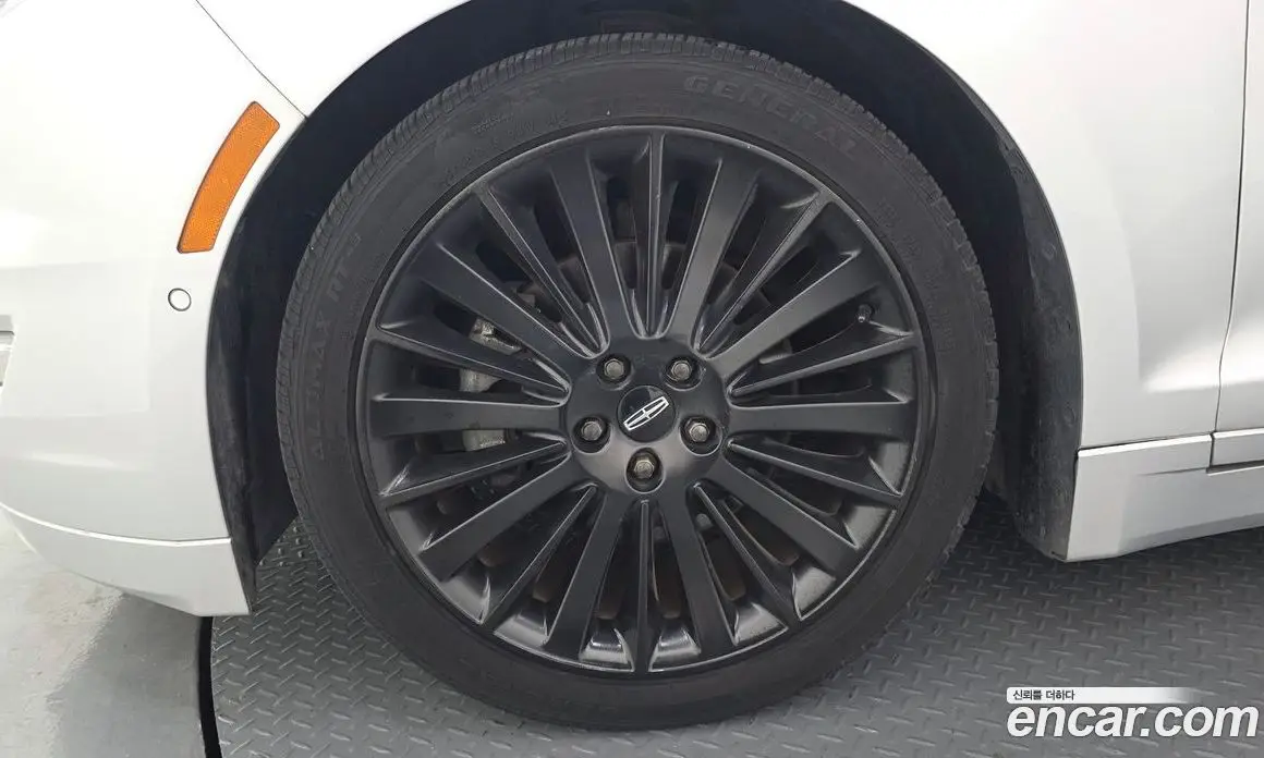 Lincoln MKZ 2016 2.0 автомат (гидро), фото 5 Lincoln MKZ 2016 2.0 автомат (гидро), фото 5