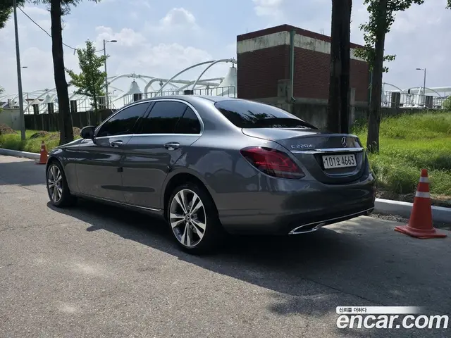 Mercedes-Benz C-Class 2019 1.9 автомат (гидро), миниатюра 4 Mercedes-Benz C-Class 2019 1.9 автомат (гидро), миниатюра 4