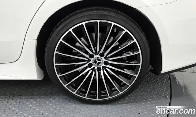 Mercedes-Benz CLS-Class 2022 3.0 автомат (гидро), миниатюра 5