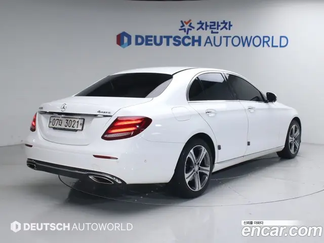Mercedes-Benz E-Class 2017 2.0 автомат (гидро), миниатюра 2