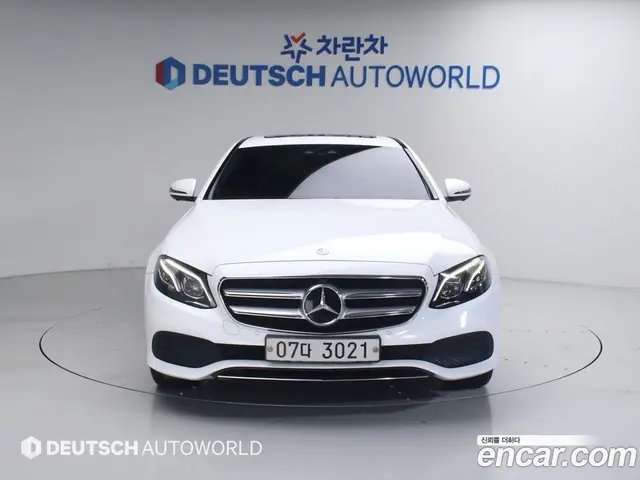 Mercedes-Benz E-Class 2017 2.0 автомат (гидро), миниатюра 3