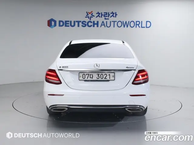 Mercedes-Benz E-Class 2017 2.0 автомат (гидро), миниатюра 4