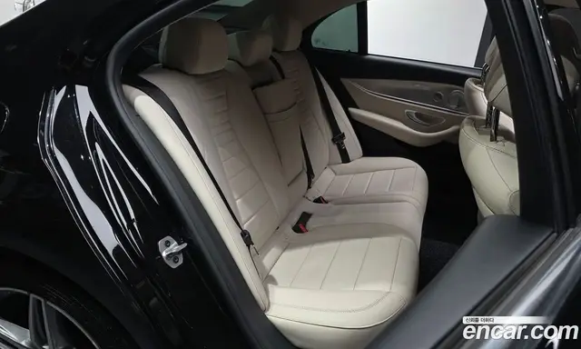Mercedes-Benz E-Class 2019 2.0 автомат (гидро), миниатюра 12