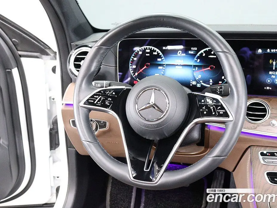 Mercedes-Benz E-Class 2023 2.0 автомат (гидро), фото 14