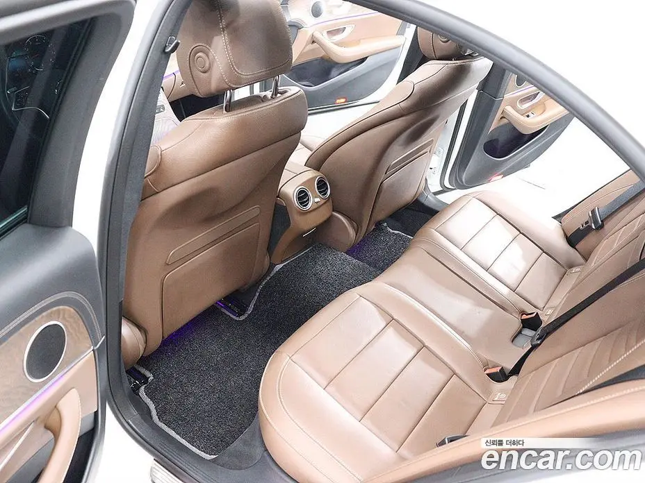 Mercedes-Benz E-Class 2023 2.0 автомат (гидро), фото 15