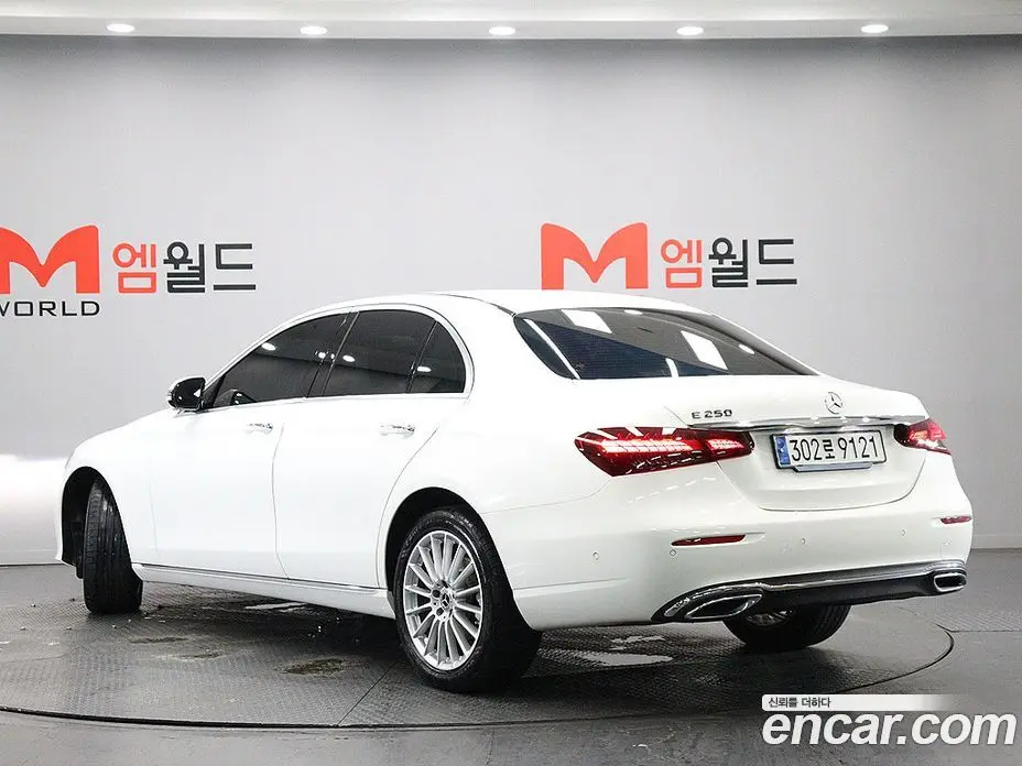Mercedes-Benz E-Class 2023 2.0 автомат (гидро), фото 3